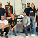 UNIBAVE RECEBE PRENSA ELÉTRICA PARA FORTALECER PESQUISAS EM MATERIAIS SUSTENTÁVEIS.