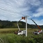 COM QUASE 70% DA OBRA CONCLUÍDA, NOVOS ALIMENTADORES LIGAM SUBESTAÇÃO DA COORSEL A PEDRAS GRANDES E ORLEANS/SC.