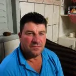 TRAGÉDIA EM FORQUILHINHA/SC SERVIDOR MUNICIPAL MORRE PRENSADO POR MÁQUINA EM USINA DE ASFALTO.