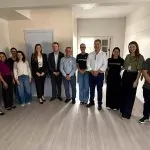 CASA DE ACOLHIMENTO PARA MULHERES VÍTIMAS DE VIOLÊNCIA RECEBE VISITA DE AUTORIDADES DA REDE DE PROTEÇÃO DE CRICIÚMA/SC.