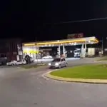 VÍDEO EM ORLEANS/SC! Ritual com pipocas e velas chama atenção em trevos de acesso à cidade; prática religiosa não configura crime.